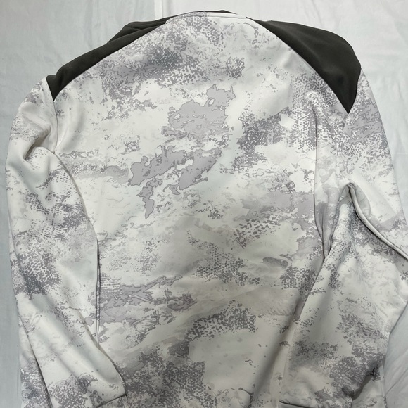 Cabela’s Hoodie - Picture 5 of 5